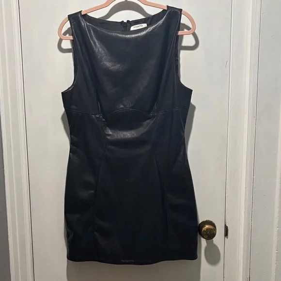 green emerald velvet dress Cocoa Faux Leather Strapless A-line Mini Dress main image 1